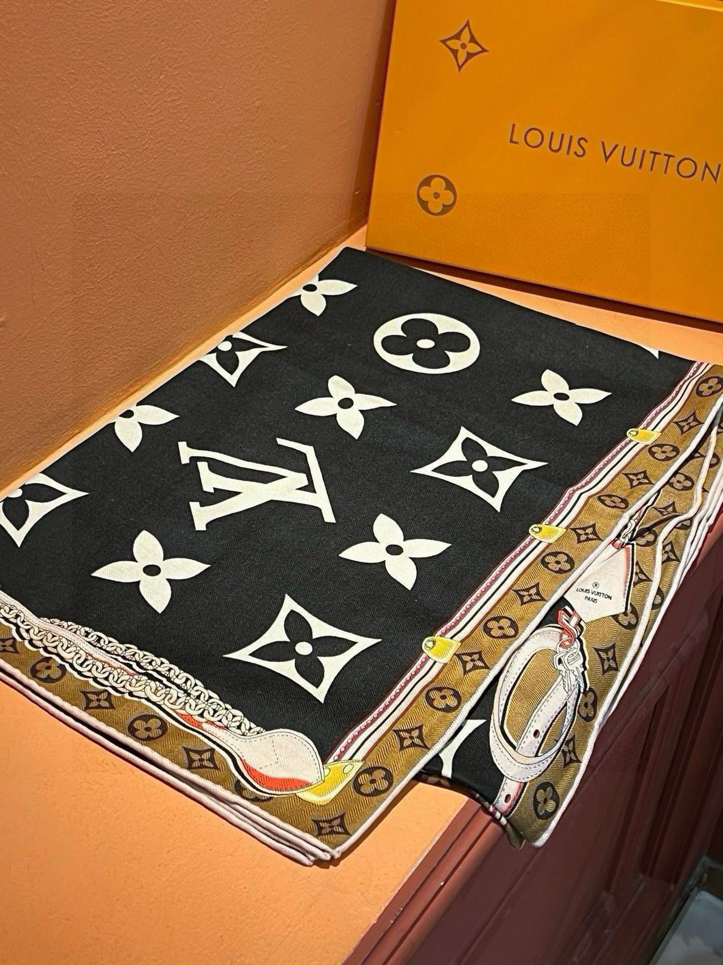 Louis Vuitton Scarf